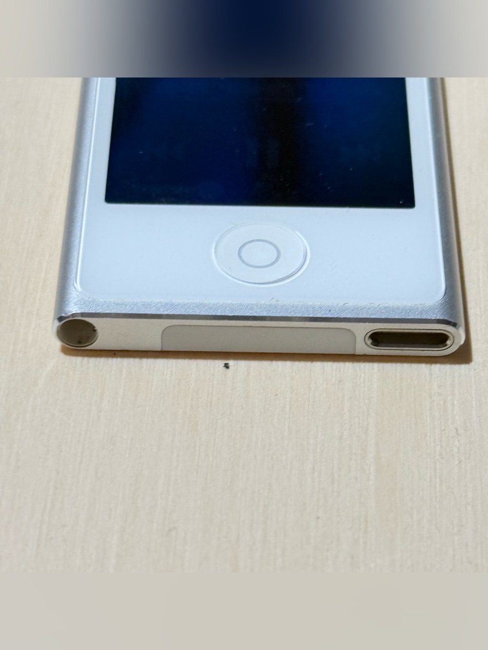 iPod Nano 7thGen Silver 16GB Model:A1446 w/2123-Song/Charg/Case Tested Good Read - Picture 3 of 14